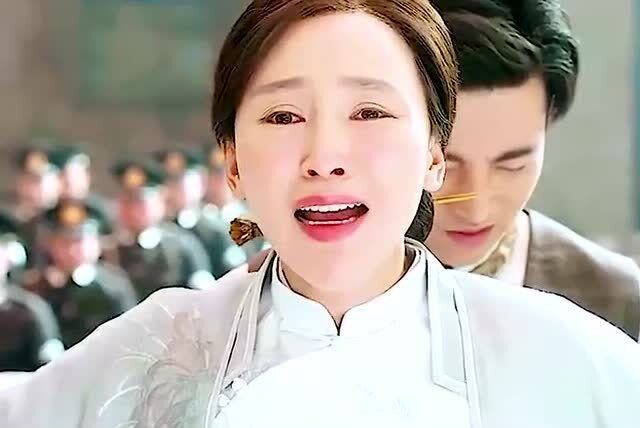 隆牢生要被枪决,瑛娘拼了命为其挡子弹保命,不料他却不认这个娘!