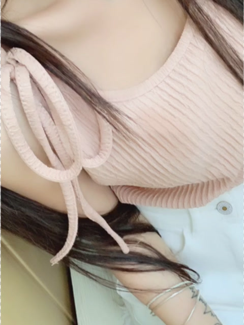 小姐姐这锁骨这气质绝美啊