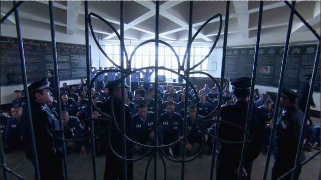 监狱犯人隔段时间要清监,搜身搜宿舍,日子还挺好