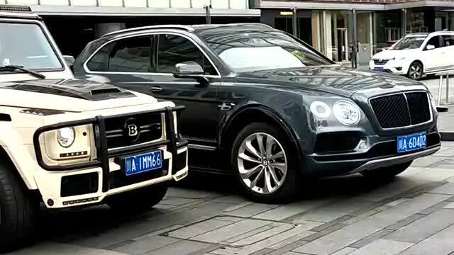 老头开宾利添越挑衅奔驰大g,大g不服气反超添越,两台都是百万级suv!
