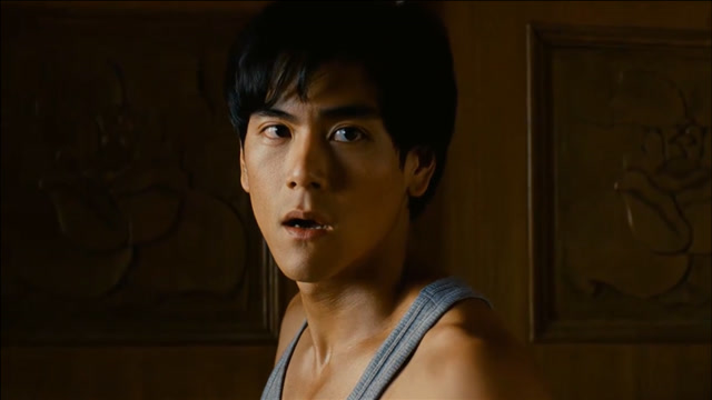 翻滚吧阿信彭于晏拿命拍戏被爆头30次和男演员拍吻戏