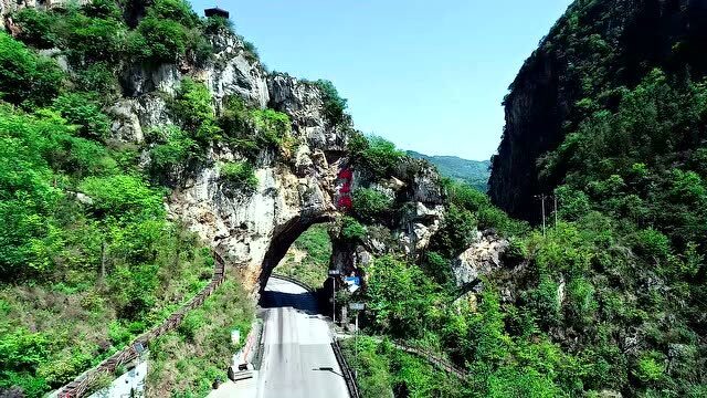 贵州六盘水盘州市天然穿心洞,鬼斧神工的杰作