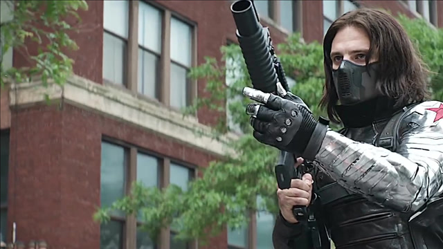 冬兵:空手接美队盾牌这招,我熟,那还是洗白之前的事了