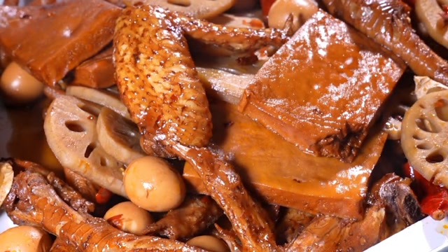 在家里做出满满的一大锅卤味