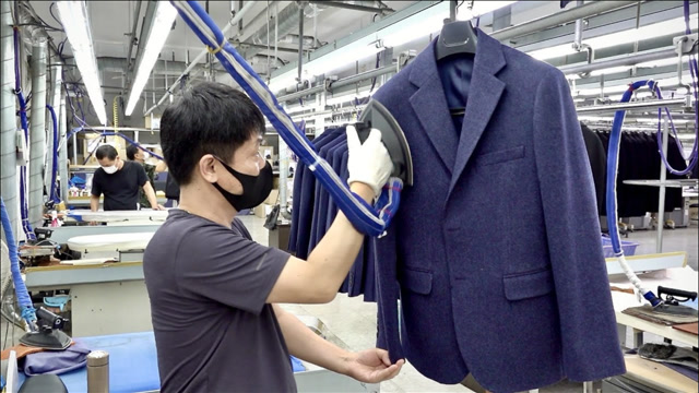 韩国服装加工厂,男士西服生产加工流程!