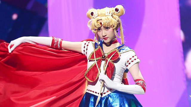 关晓彤cut:关晓彤神cos美少女战士,再现"神算子"超强功力
