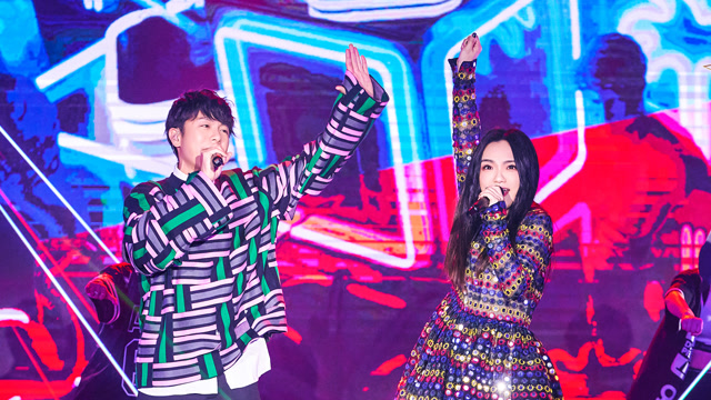 徐佳莹携手韦礼安,放飞演绎《管他什么音乐》听嗨了