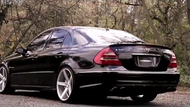 改装奔驰e55 amg 烧胎漂移火花四溅