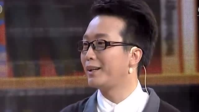 李玉刚来到《开讲啦》,撒贝宁说自己怎么闻到一股酒气,原来是李玉刚