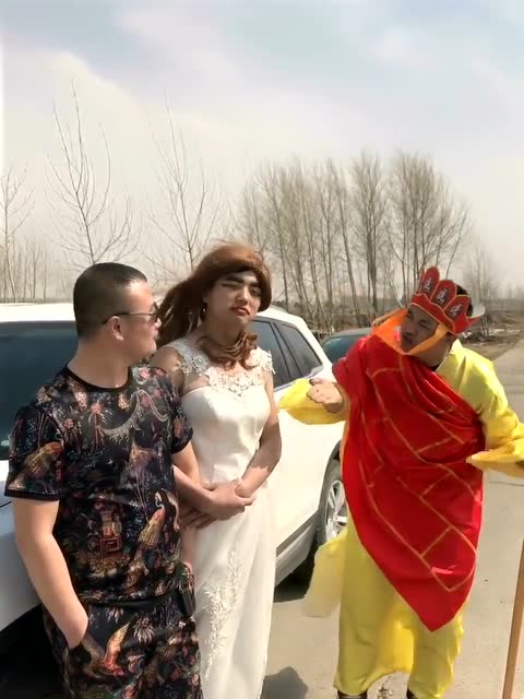 你穿上了婚纱,我披上了袈裟,和尚你还不死心呀