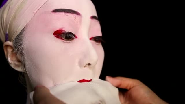 鬼一样的日本艺妓妆容教程