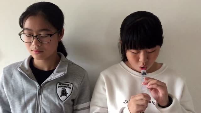 利用注射器吹啦啦啦