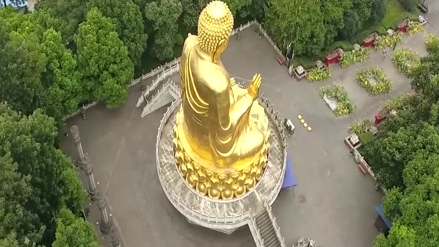 带你去旅游,看重庆最大华岩寺大佛