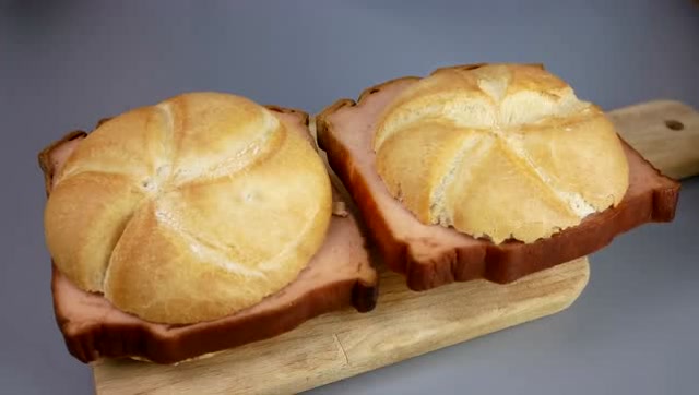 面包夹面包!只是一个面包而已,却吃的那么美味,咔滋咔滋响!