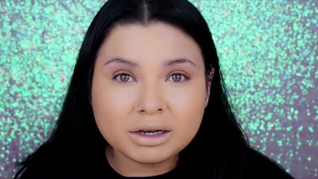 大扁脸女子素颜相亲没人搭理,化妆后,连男神都不淡定了