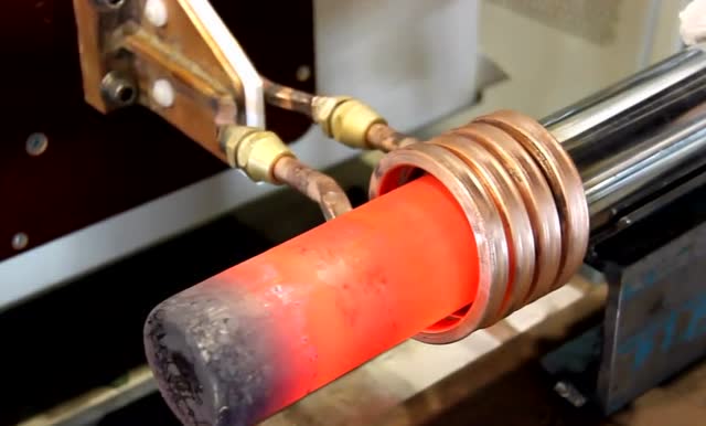 能直接把金属烧红,这得多高的温度