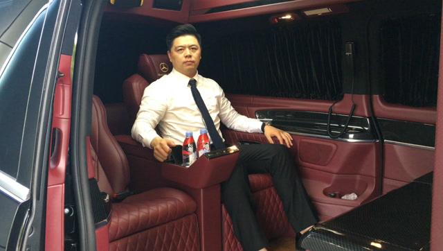 豪车 老板最佳选择,豪华四座mpv车型,只为您的舒适而生