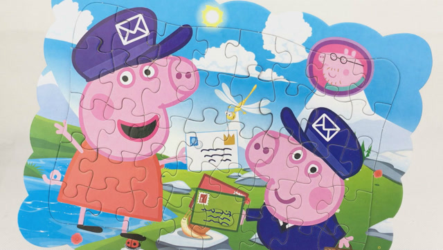 糖糖亲子游戏 小猪佩奇乔治当邮差益智拼图玩具