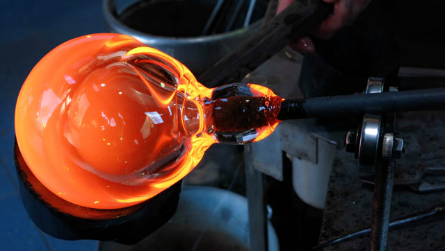 一个不寻常的行业,玻璃吹制过程,视觉上的享受,这才叫艺术