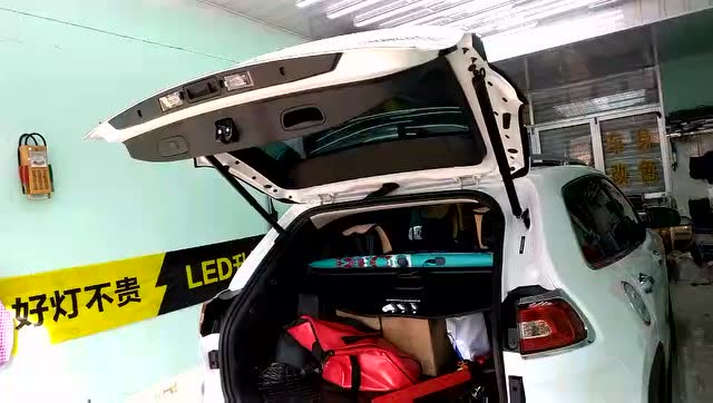 卡仕达电动尾门-jeep自由光产品演示