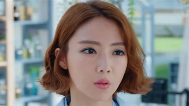 吴居蓝担心黑巫师对沈螺有生命威胁,让巫靓靓追查黑巫师!