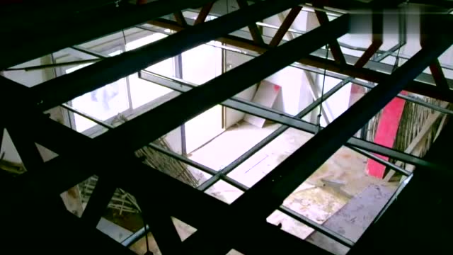 千金归来:宋智豪跪求丁雅琴,丁雅琴发飙推开宋智豪扭头就走!