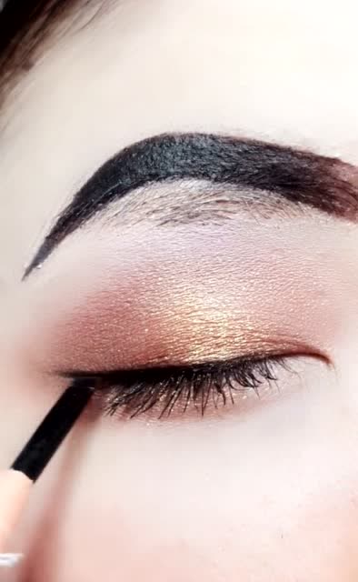 1分钟教你用眉笔画出最自然的眼线,真的很简单的有木有