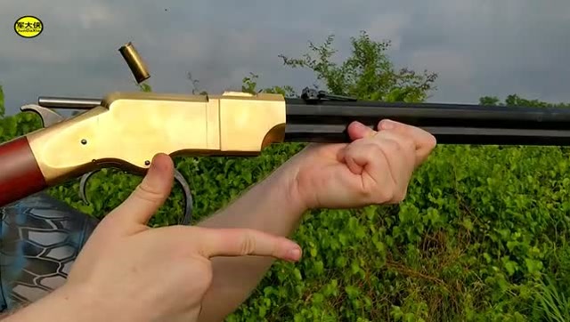 崭新的亨利m1860杠杆步枪,它的加弹方式太独特了!
