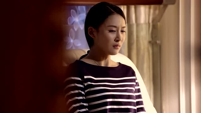 翟倩来到一斌家里,却看见夏曦一个人伤心流泪