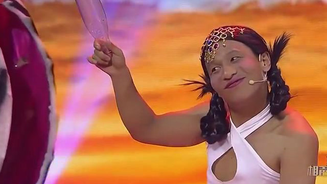 宋小宝变史上最黑美人鱼,一出场笑翻台下观众,那画面不忍直视