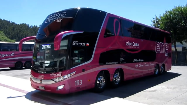 长见识,竟然有四轴大客车,稳定性应该不错,真想体验一次