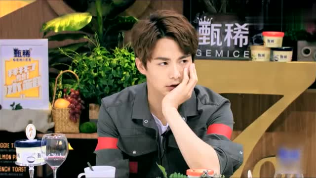 杨幂曝马天宇丑照,马天宇竟这样还击