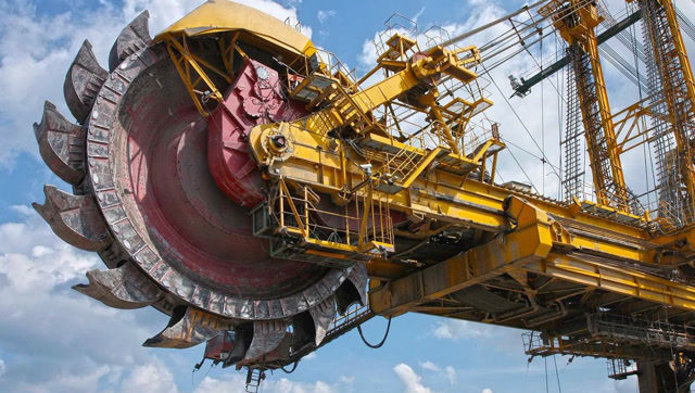 号称3年铲平喜马拉雅山?全球最大挖矿机亮相,一天挖80万吨矿石