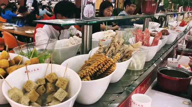 安徽新华学院食堂 很nice
