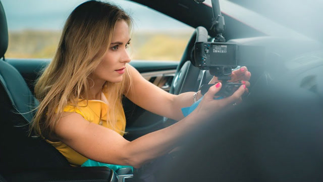 美女试驾全新宝马850i,颜值令人深陷其中难自拔,动力猛兽又来袭!