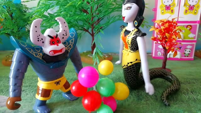 蝎子精为了哄自己的夫人开心,拿来了五彩斑斓的气球!