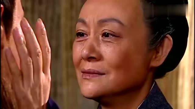 焦大辞别焦母,焦母决定亲手做菜为儿子送行