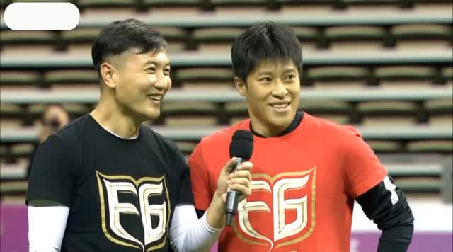 徐阳采访张耀坤提到和徐宏踢球大连老将幽默了一把