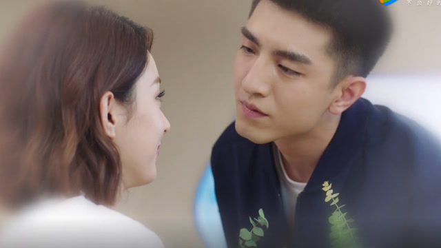 倾城时光:浅诚夫妇参加"亲吻比赛",厉致诚吻得林浅要窒息,太甜了