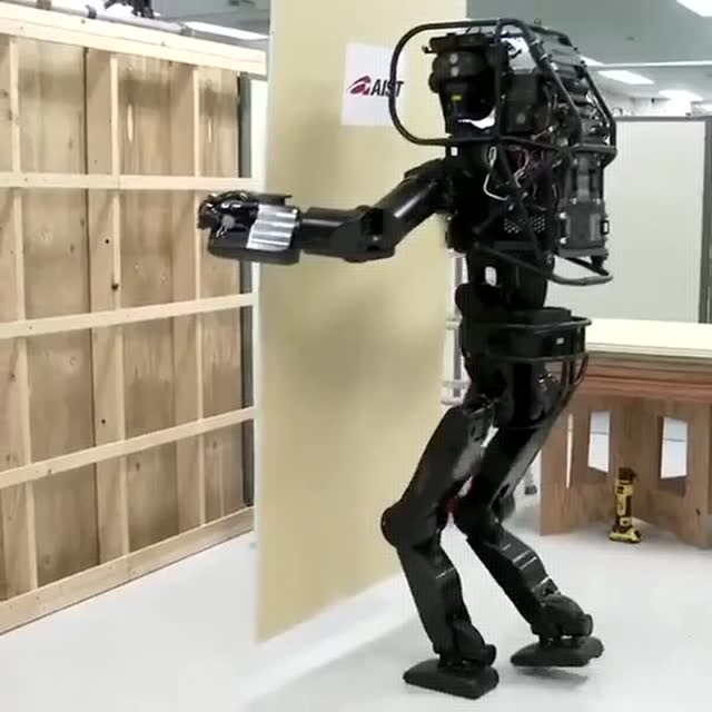 装修机器人来了,装修工都要失业了,高科技的发展好迅速!