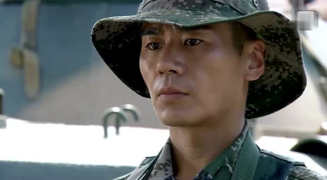 王艳兵彻底被龚箭收买了老六班长心拔凉拔凉的