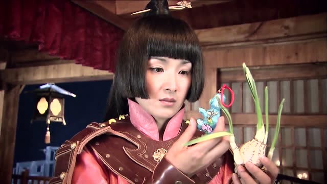 足利富子回忆和林展浩在一起的点点滴滴,脸上不自觉的出现了笑容