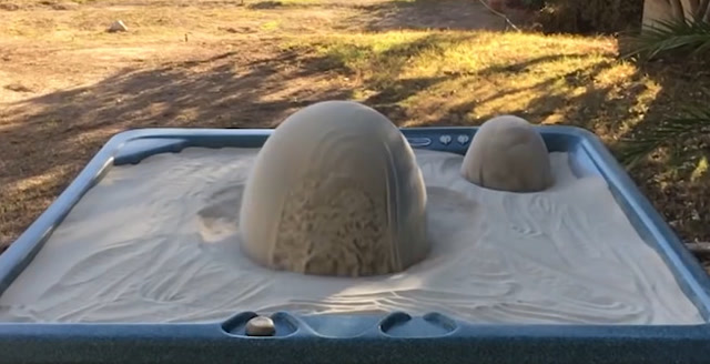 揭秘在"流沙床"上的实验,硬沙变得像液体一样起伏,体验在沙中游泳