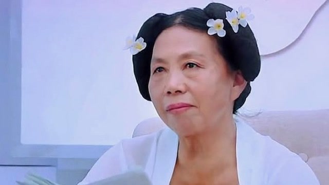 周星驰最爱丑角张美娥要求现场卸妆,浓妆小姐姐快被吓哭了