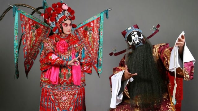 豫剧黑头王兰力坐轮椅为弟子助力《下陈州》感动观众