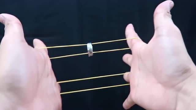 简单易学的小魔术,经典街头魔术,这个手指操作给打多少分!