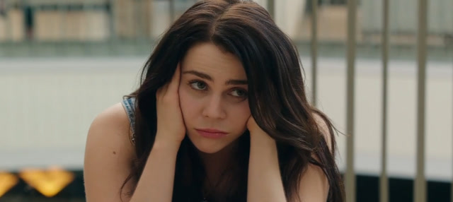 丑女也有春天:多次和别人搭讪失败后,碧昂卡坐在地上反思自己