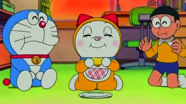 哆啦a梦:哆啦美收到了好吃的菠萝面包,是面包店的老板送的哦!