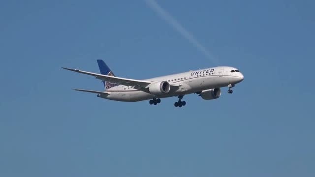 美聯航波音787夢幻客機降落慕尼黑機場