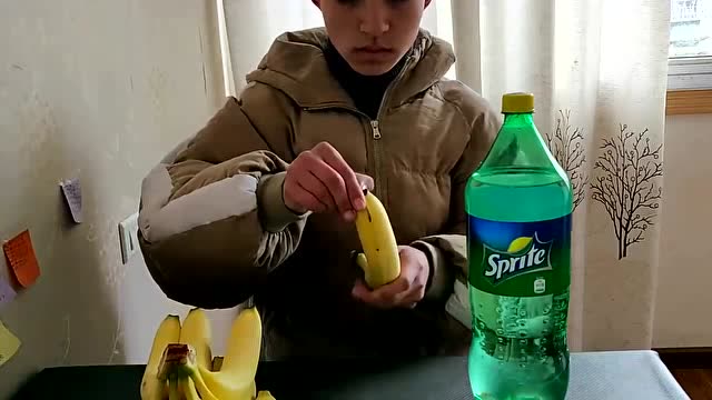 雪碧加香蕉真的会令人呕吐吗